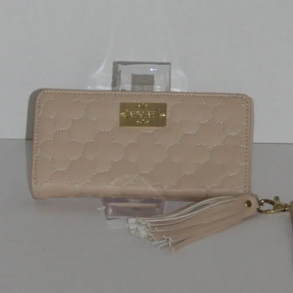 Nanette Lepore Charging Wristlet RFID Protection Power Bank iPhone Android